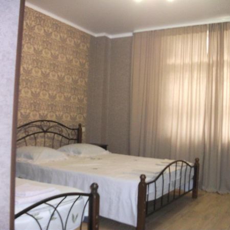 Guesthouse On Kabardinskaya 139A Гагра Екстериор снимка