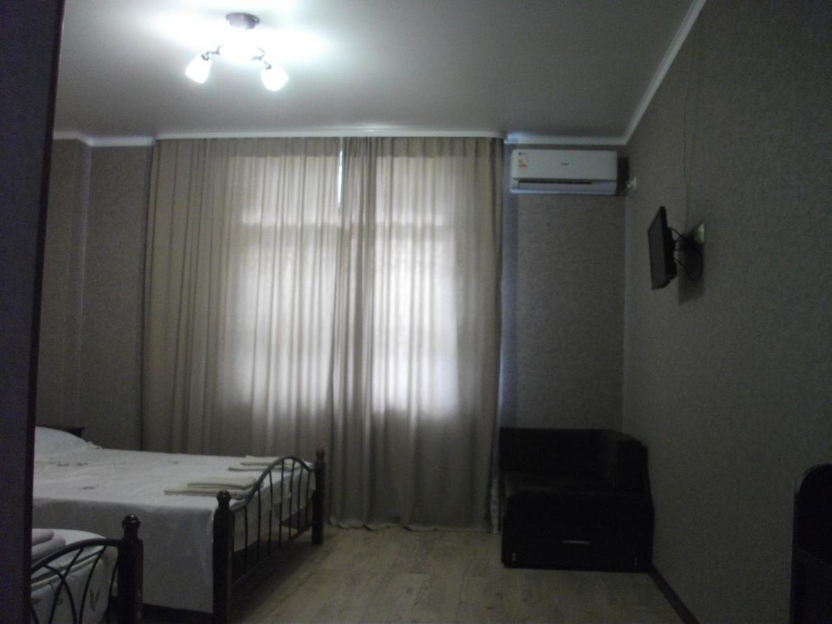 Guesthouse On Kabardinskaya 139A Гагра Екстериор снимка
