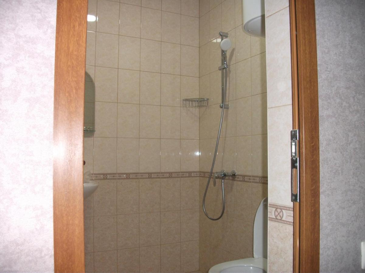 Guesthouse On Kabardinskaya 139A Гагра Екстериор снимка